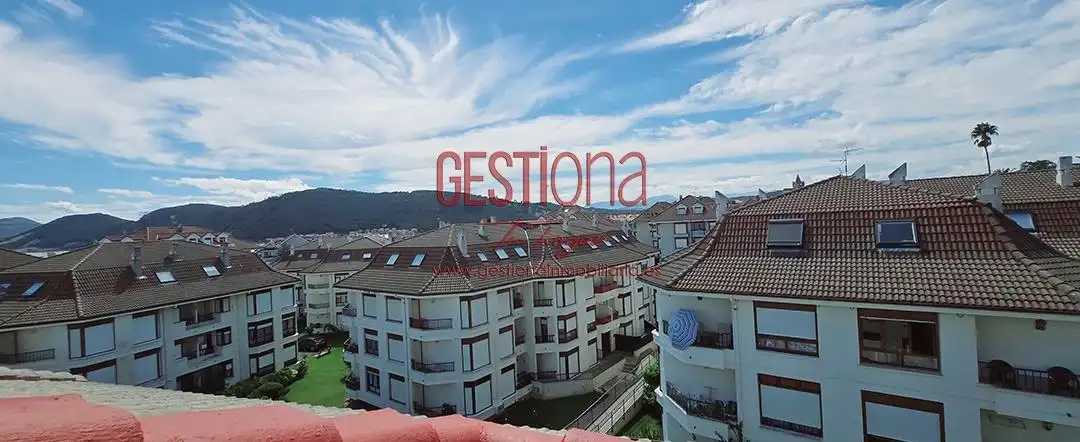 Vista exterior de Ático en venta en Noja con Terraza, Balcón y Piscina comunitaria