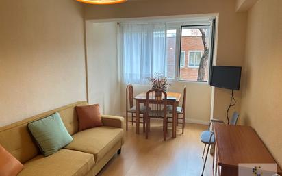 Living room of Flat for sale in  Madrid Capital