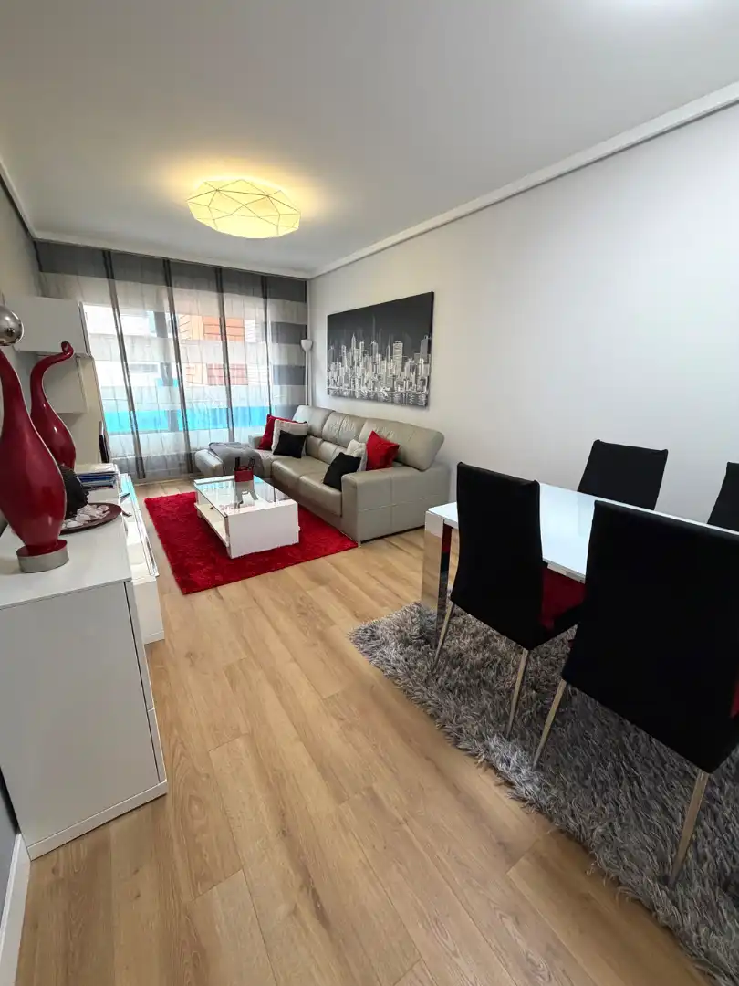 Sala de estar de Piso en venta en Barakaldo  con Trastero, Amueblado y Balcón