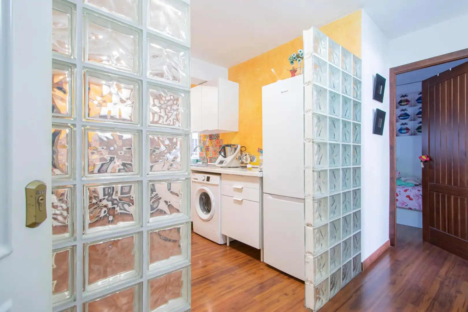 Kitchen of Flat for sale in  Sevilla Capital  with Air Conditioner and Terrace
