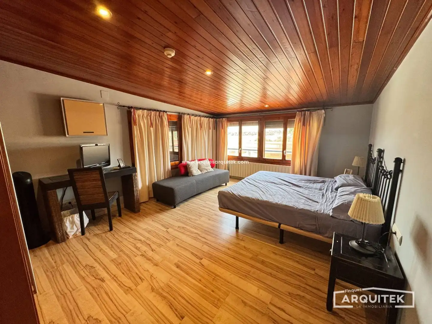 Habitación de Casa o chalet en venta en Monzón con Aire acondicionado, Calefacción y Jardín privado