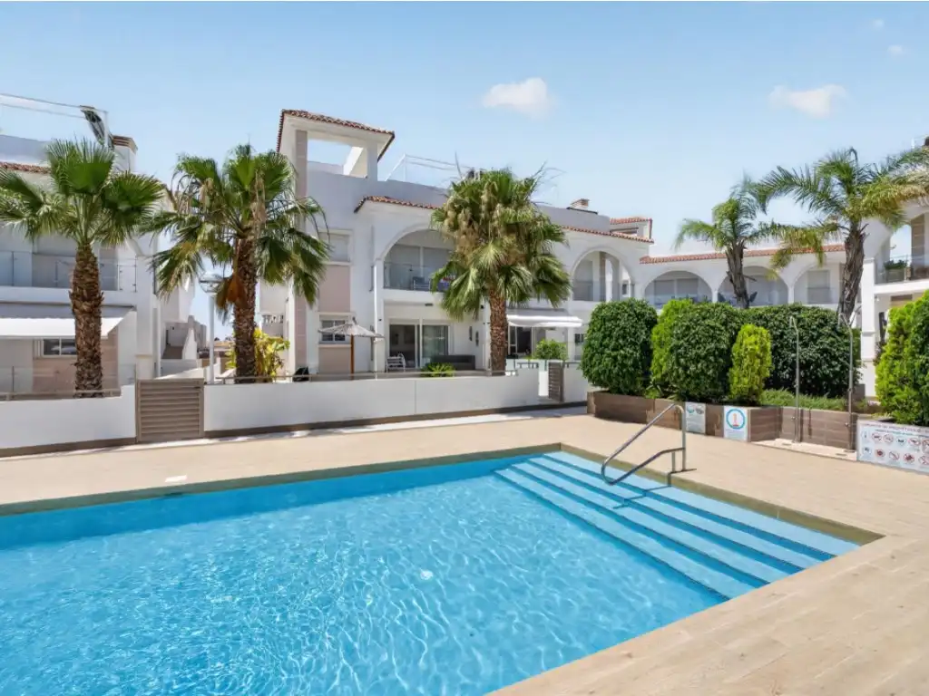 Appartement compact avec piscine à vendre à Avenida Argentina De