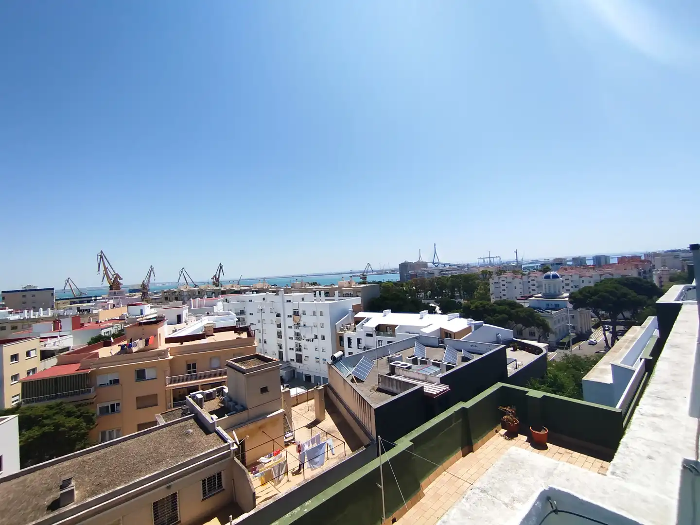 Exterior view of Flat for sale in Cádiz  with Air Conditioner, Terrace and Storage room