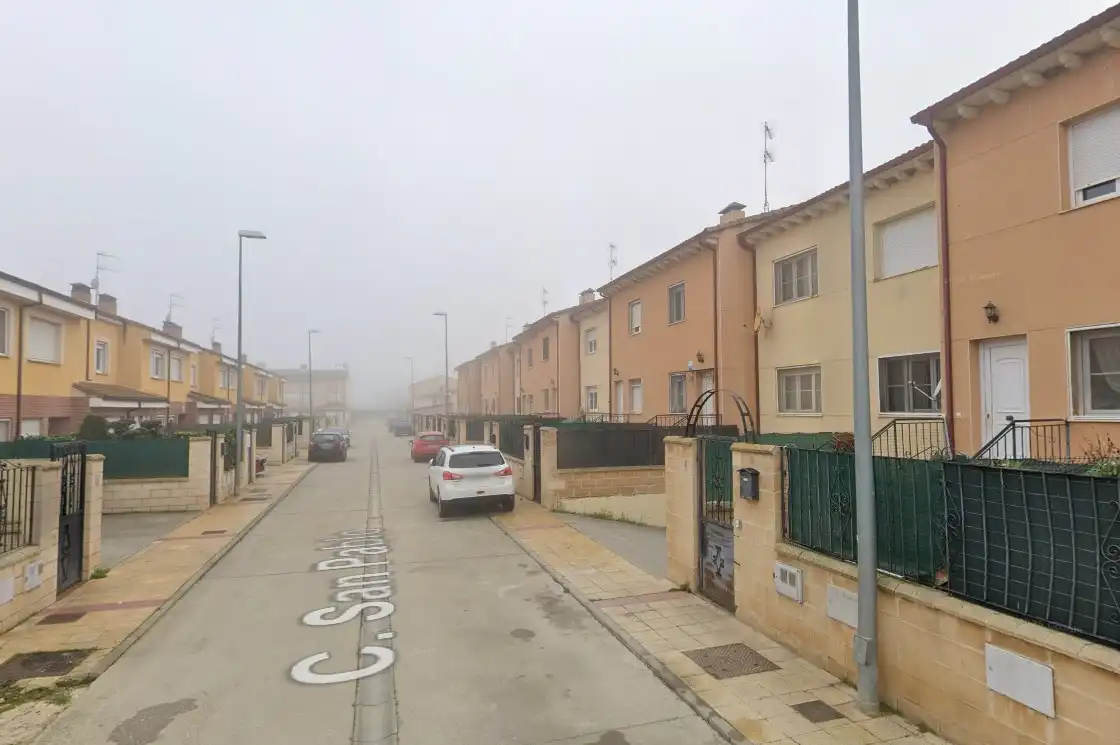 Vista exterior de Casa adosada en venda en Magaz de Pisuerga