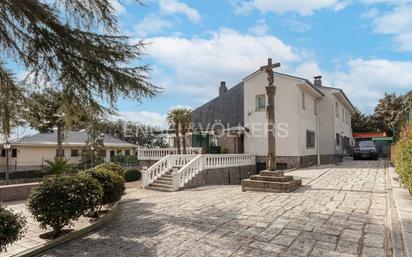 Vista exterior de Casa o xalet en venda en El Escorial amb Aire condicionat, Terrassa i Piscina