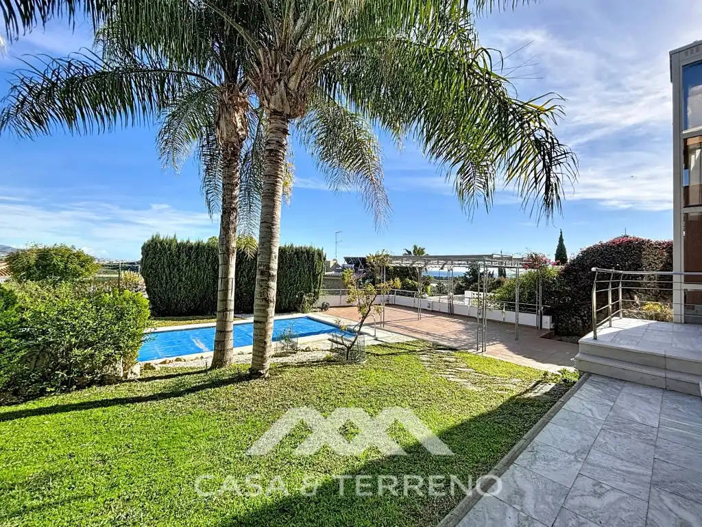 Jardí de Casa o xalet en venda en Vélez-Málaga amb Aire condicionat i Piscina