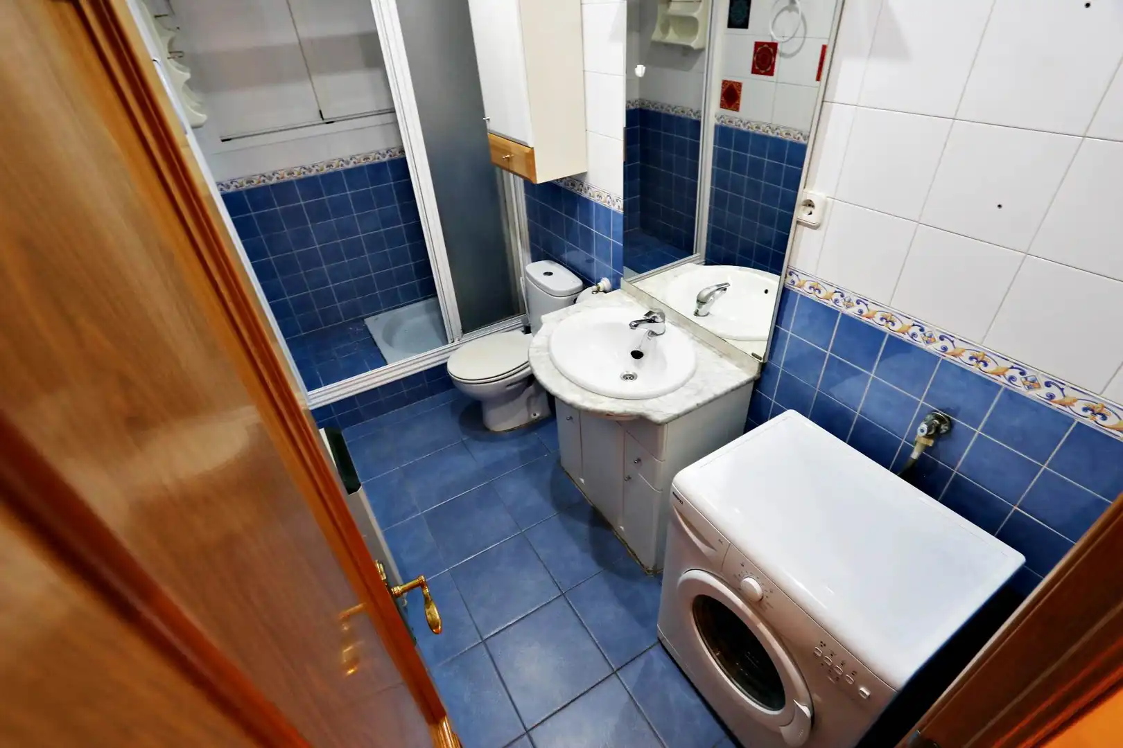Bathroom of Flat for sale in Getafe  with Air Conditioner, Heating and Terrace