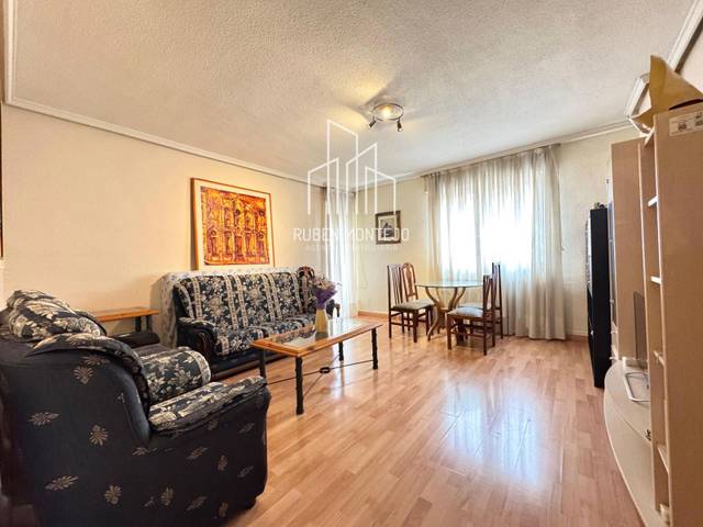 Piso en Alquiler en Asturias en Carmelitas