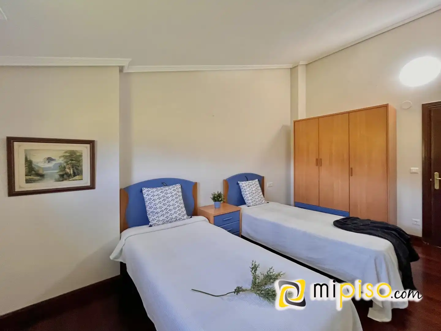 Habitación de Casa adosada en venta en Ruesga con Calefacción, Terraza y Amueblado
