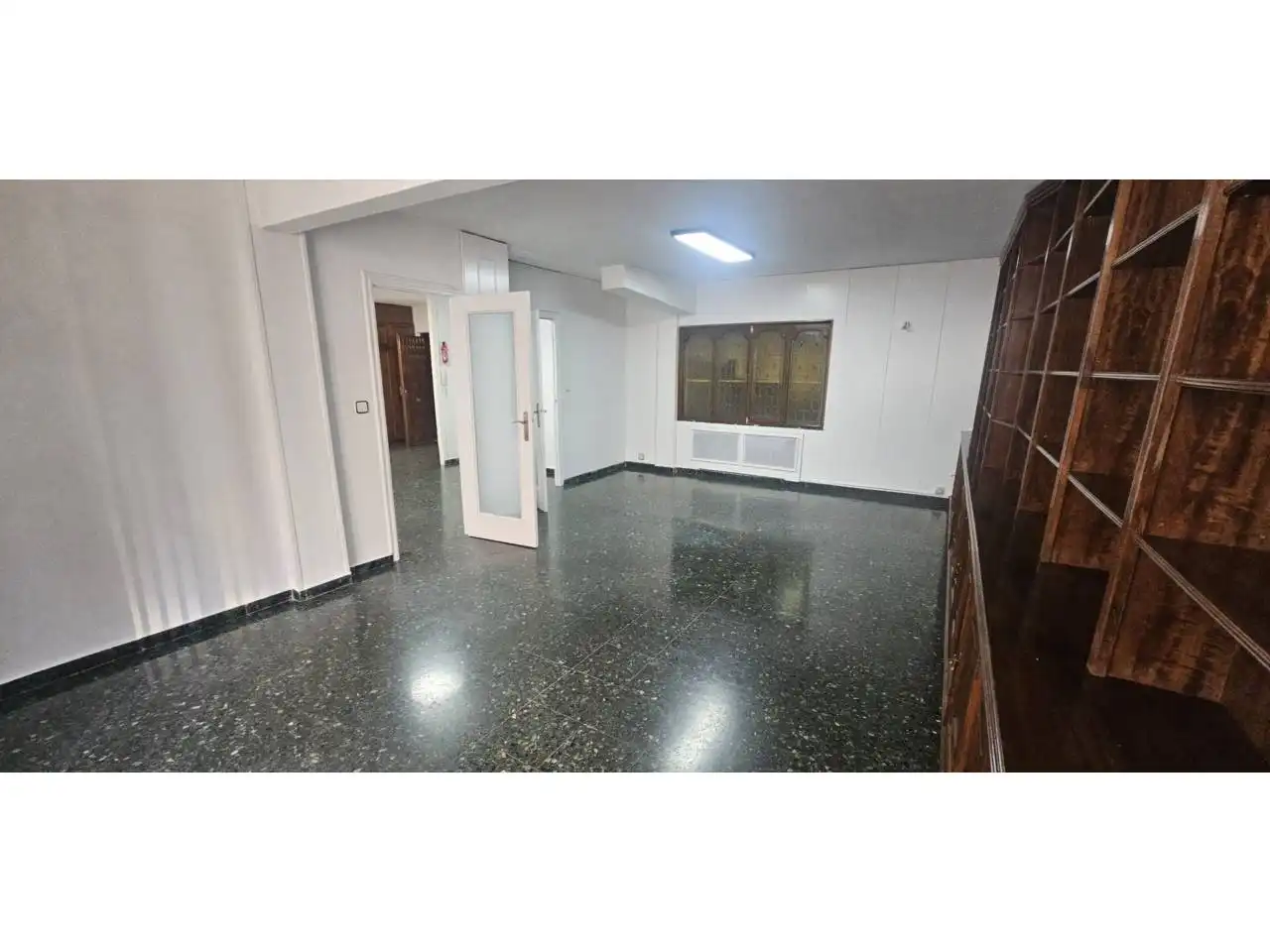 Oficina de alquiler en León Capital  con Calefacción