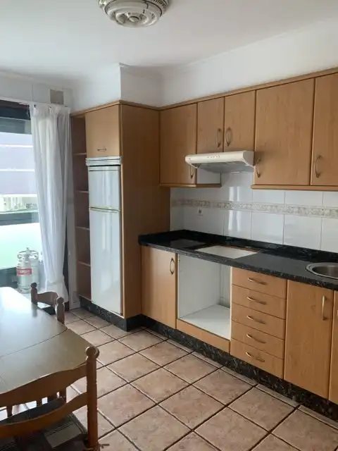Cocina de Apartamento en venta en Marín con Parquet, Trastero y Amueblado
