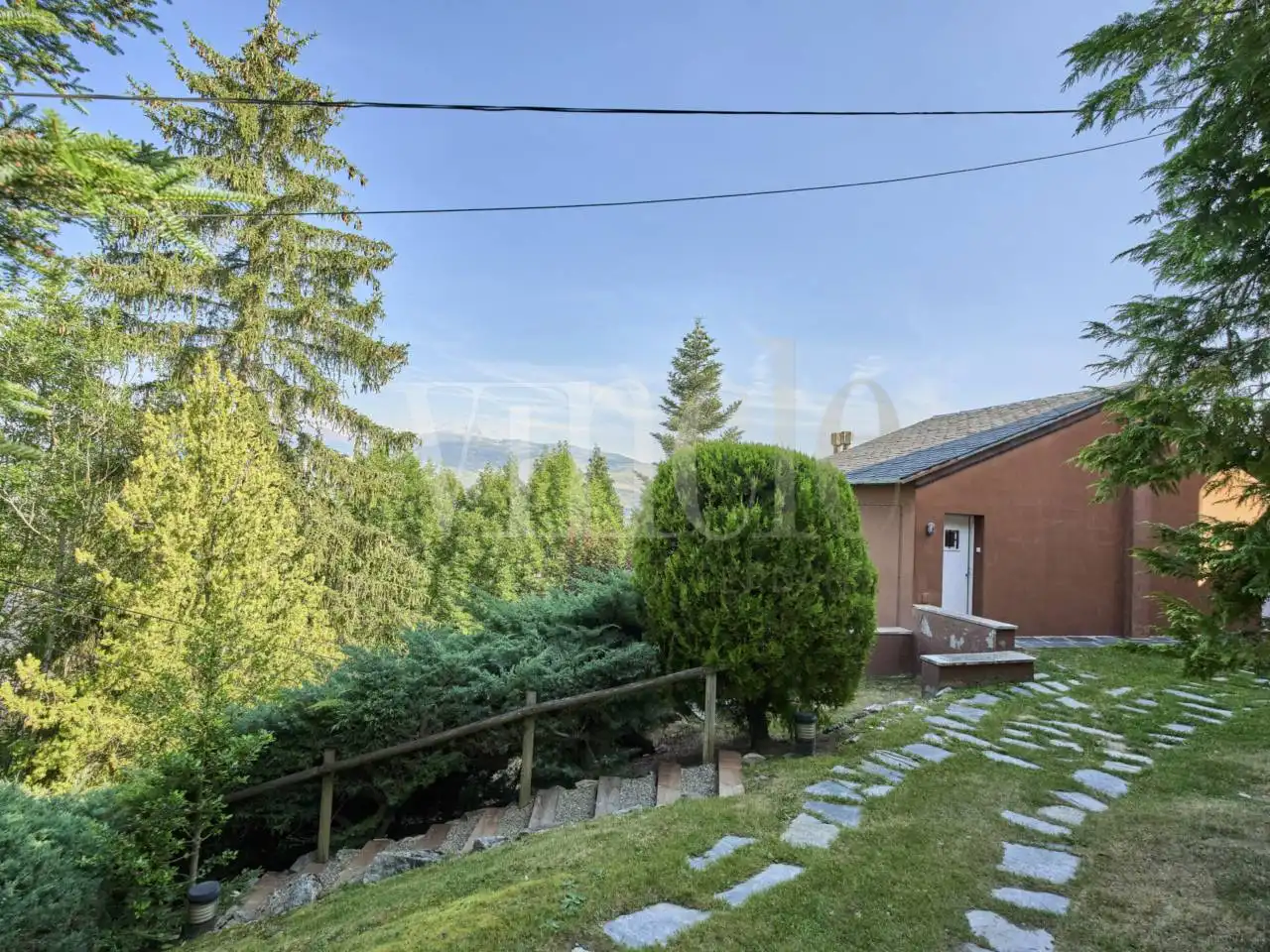 Garden of Detached homes for rent in Alp  with Heating and Parquet flooring