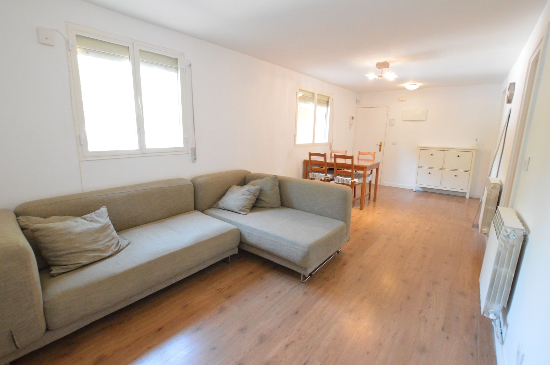 Living room of Flat for sale in  Madrid Capital  with Heating, Parquet flooring and Terrace
