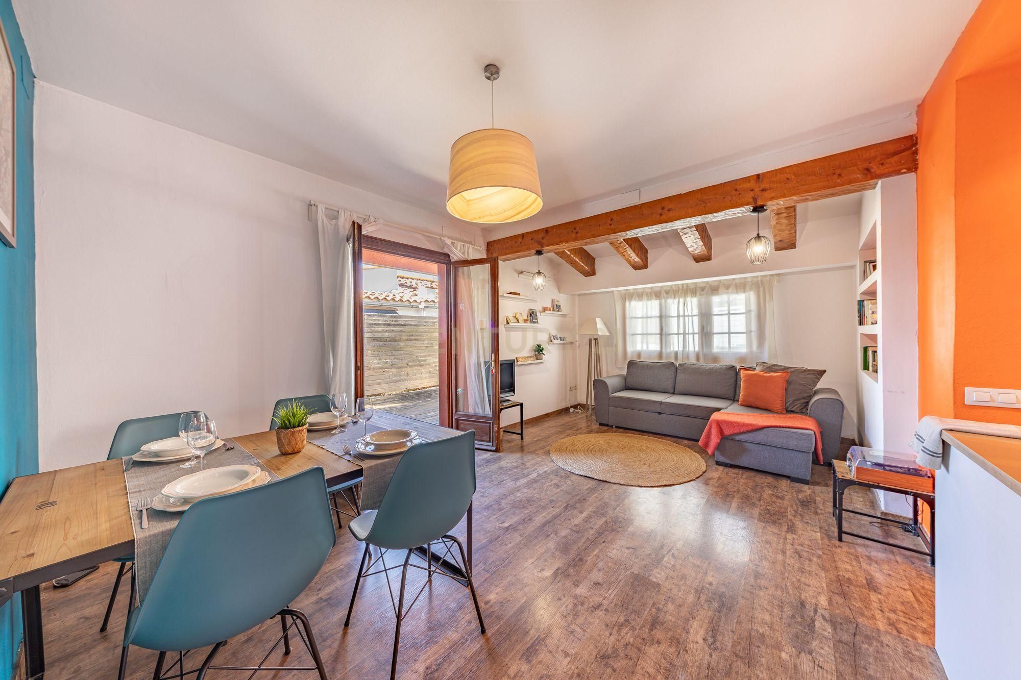 Living room of House or chalet for sale in Sant Cugat del Vallès  with Air Conditioner, Private garden and Microwave