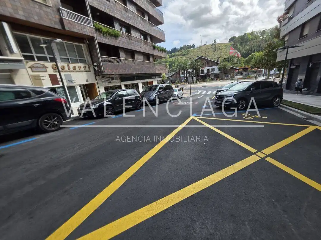 Parking de Oficina de alquiler en Beasain con Aire acondicionado y Calefacción