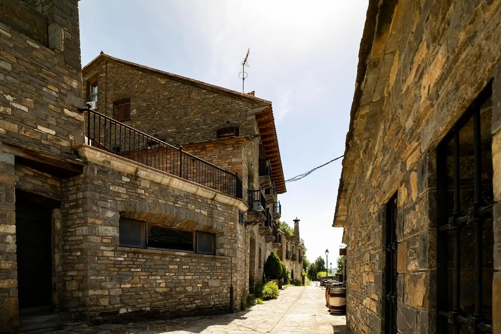 Vista exterior de Casa o xalet en venda en Boltaña amb Calefacció, Terrassa i Moblat