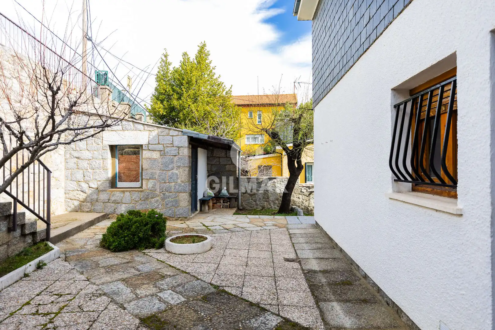 Exterior view of Detached homes for sale in San Lorenzo de El Escorial  with Private garden
