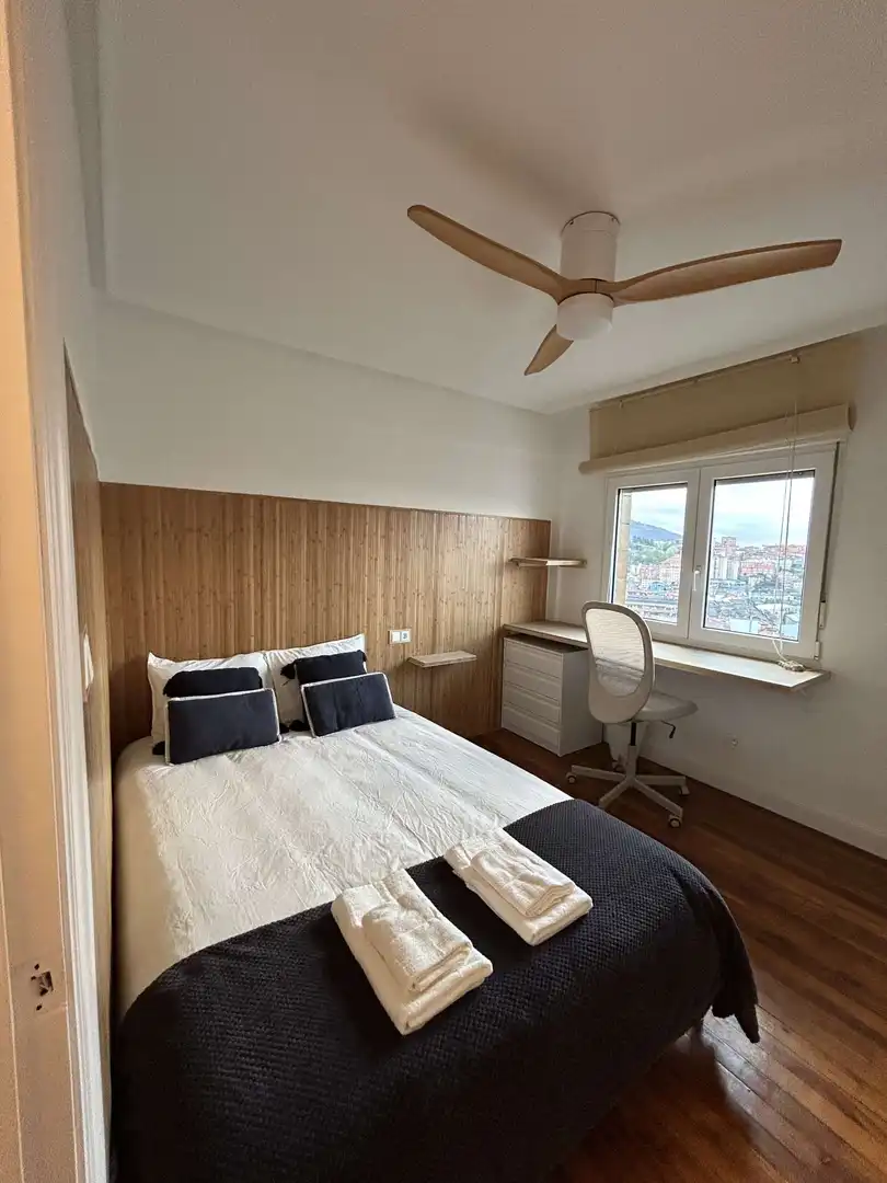 Schlafzimmer von Wohnung zur untervermieten in Bilbao  mit Klimaanlage, Terrasse und Möbliert