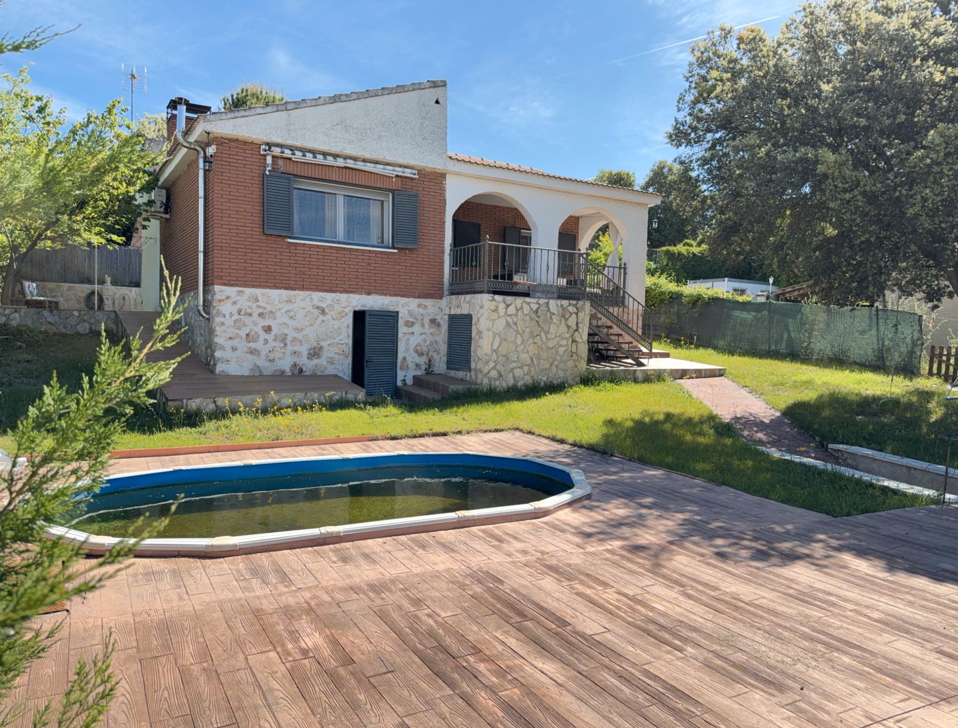 Swimming pool of House or chalet for sale in Fuentenovilla  with Air Conditioner, Heating and Private garden