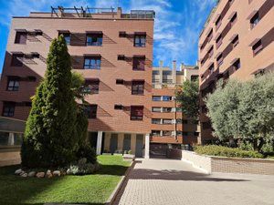Vista exterior de Àtic en venda en  Madrid Capital amb Aire condicionat, Calefacció i Terrassa