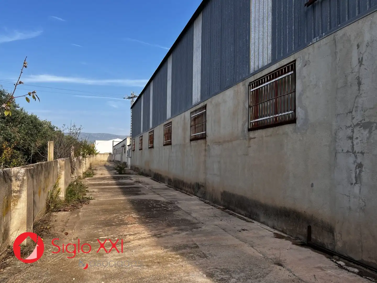 Vista exterior de Nau industrial en venda en Alcalà de Xivert