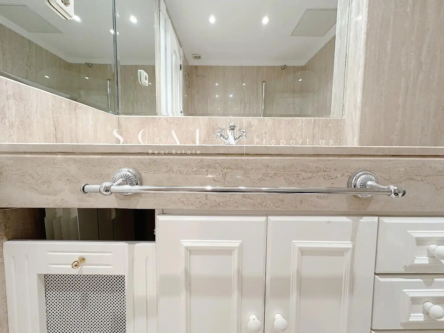 Badezimmer von Dachboden zur Miete in Madrid mit Klimaanlage, Heizung und Schwimmbad