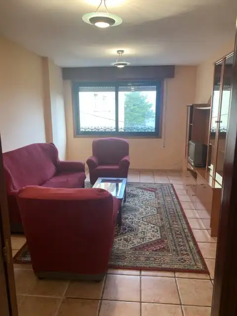 Sala de estar de Apartamento en venta en Marín con Parquet, Trastero y Amueblado