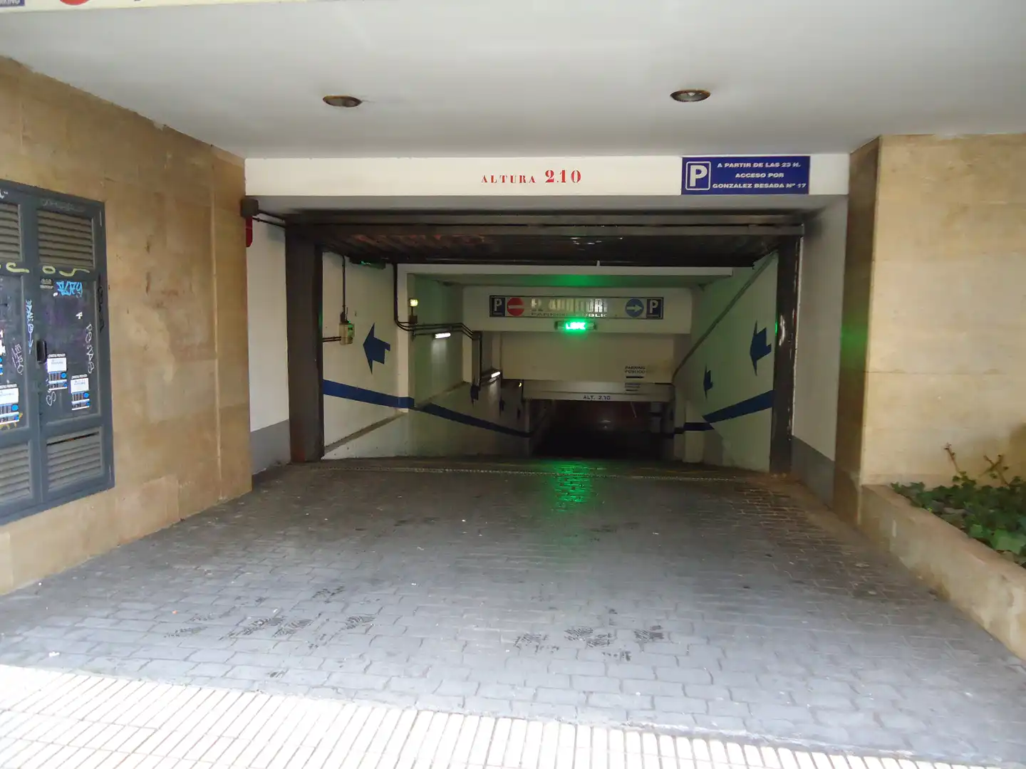 Flat for rent in Calle Sacramento, Auditorio - Seminario - Parque de Invierno