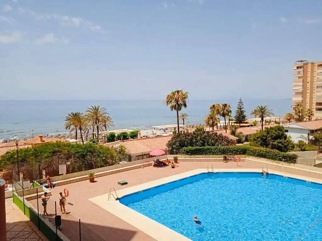 Piscina de Estudio en venta en Torrox con Terraza, Piscina y Piscina comunitaria