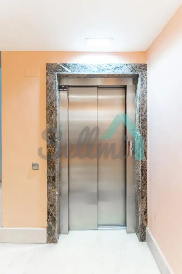Flat for rent in Calle Luis Braille, Milán - Pumarín