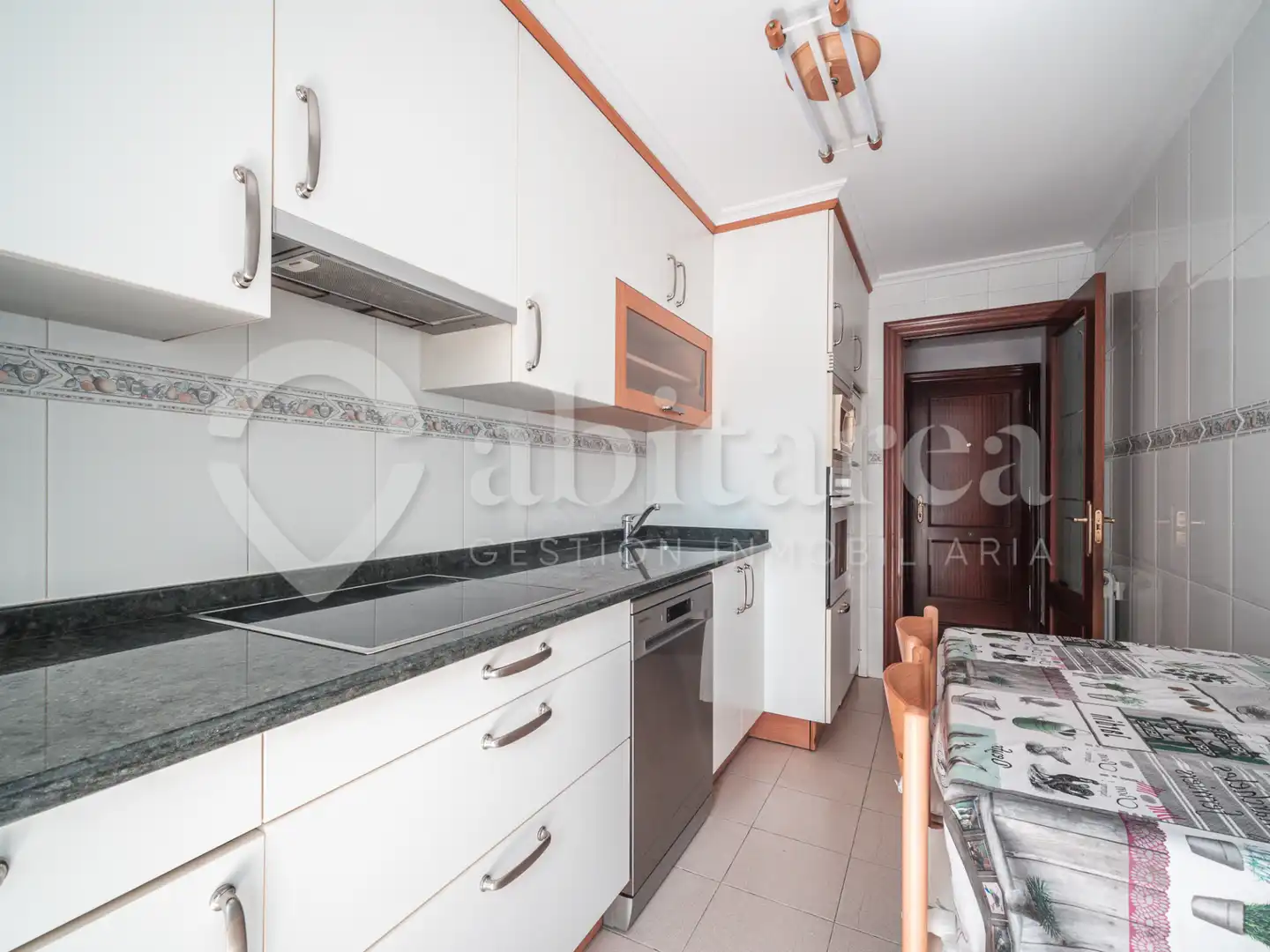 Cuina de Pis en venda en Camargo amb Calefacció, Parquet i Terrassa