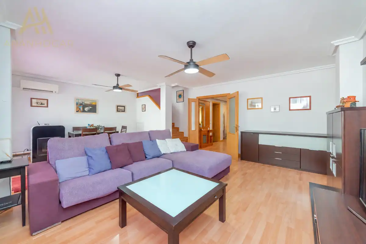 Detached house with terrace for sale in Calle de Islas Galapagos, imagen 4