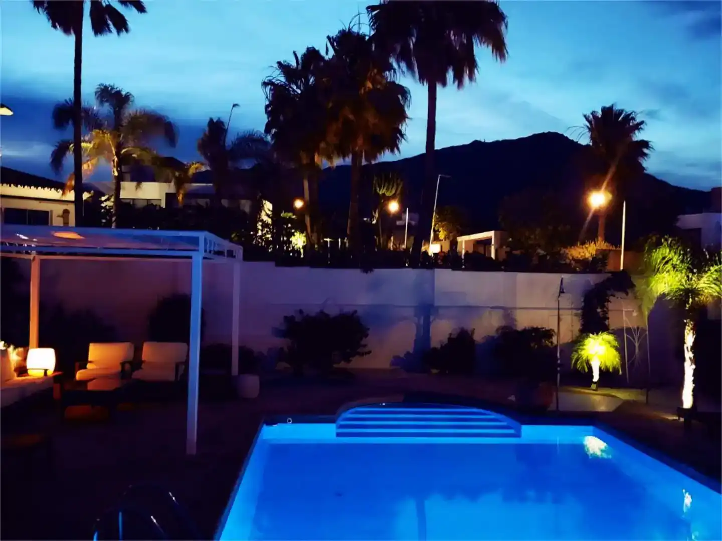 Piscina de Casa o xalet en venda en Estepona amb Aire condicionat, Piscina i Balcó