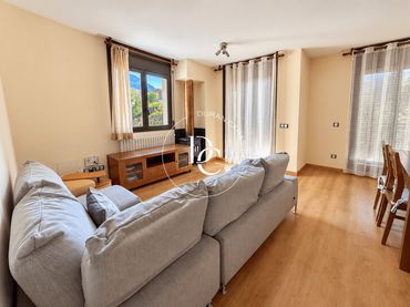 Appartamento con balcone in affitto a Carretera de Prats