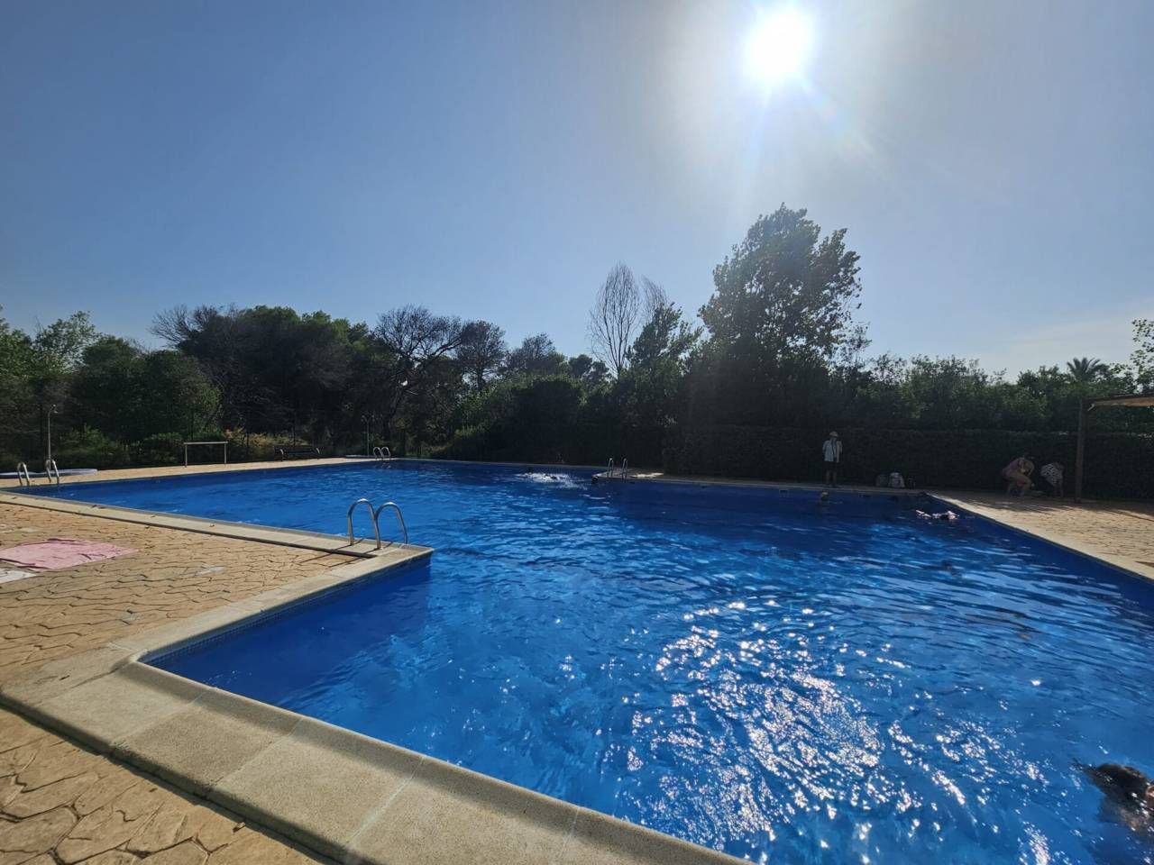 Swimming pool of Flat for sale in  Valencia Capital  with Air Conditioner, Furnished and Alarm