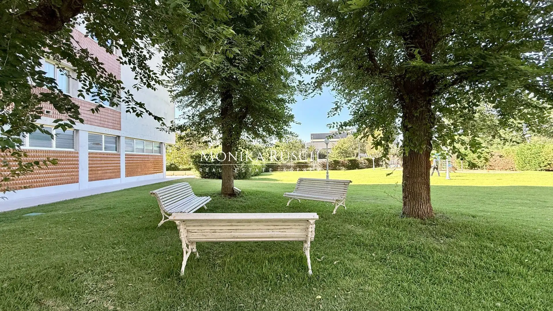 Vista exterior de Piso en venta en Barcelona con Calefacción, Terraza y Trastero