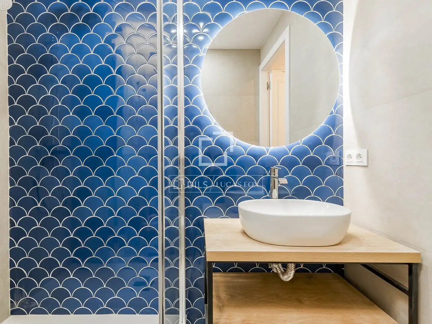 Badezimmer von Wohnung zum Verkauf in Barcelona mit Klimaanlage, Heizung und Parkett