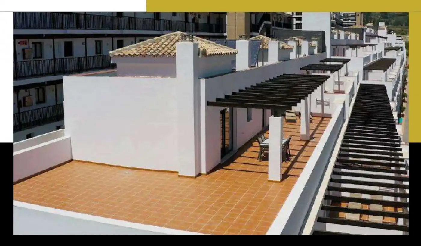 Terraza de Piso en venta en Estepona con Aire acondicionado, Jardín privado y Terraza