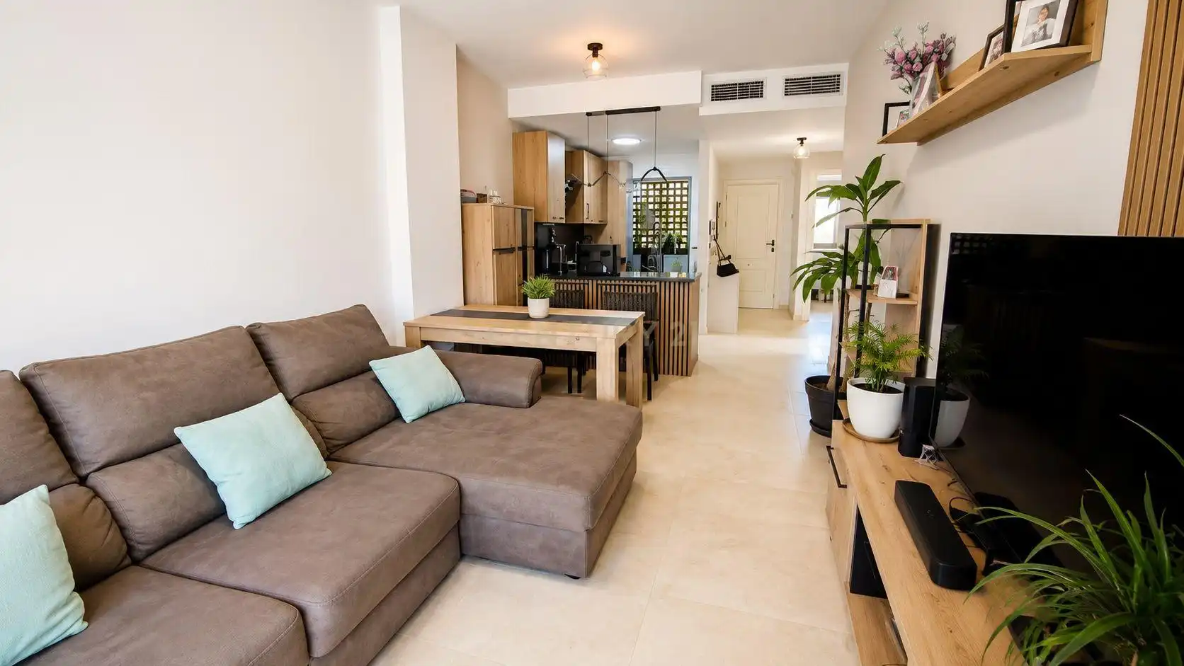 Sala de estar de Apartamento en venta en Mijas con Jardín privado, Trastero y Piscina comunitaria