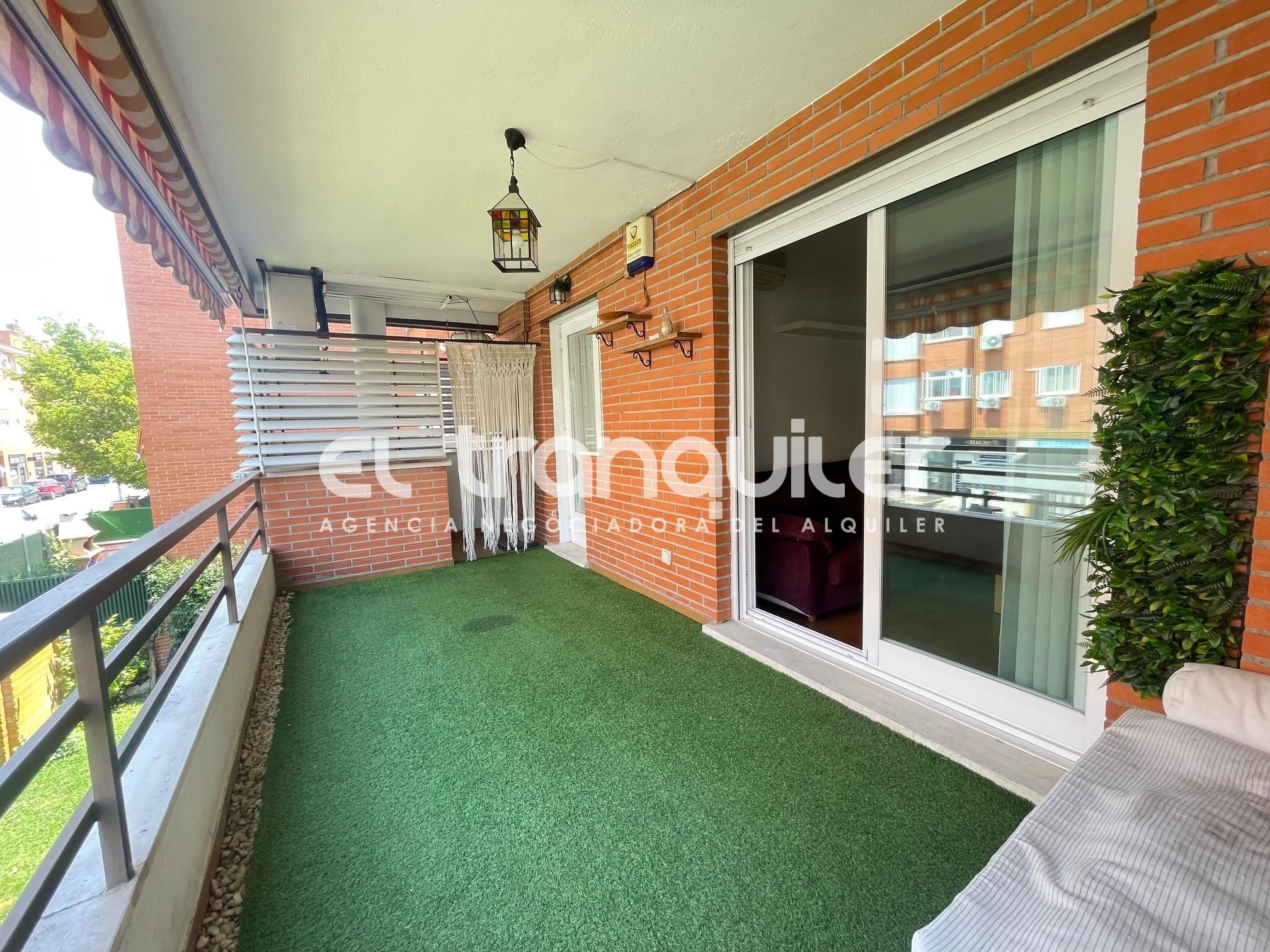 Exterior view of Flat to rent in Torrejón de Ardoz  with Air Conditioner, Terrace and Swimming Pool