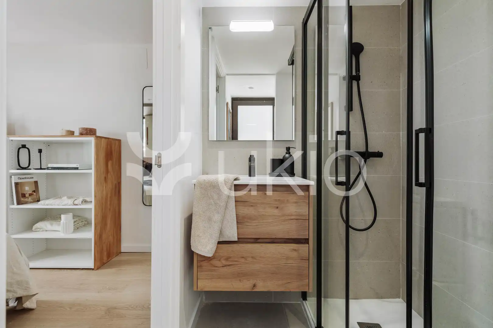 Bathroom of Apartments for rent in Barcelona  with Air Conditioner, Heating and Terrace