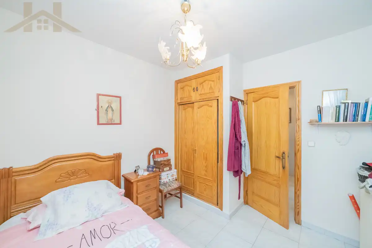 Dormitori de Casa o xalet en venda en Guadarrama amb Calefacció, Jardí privat i Piscina comunitària