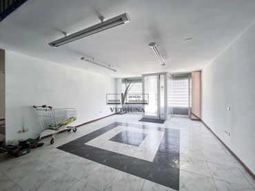 Business premises for sale in Calle Manuel Escoriaza y Fabro