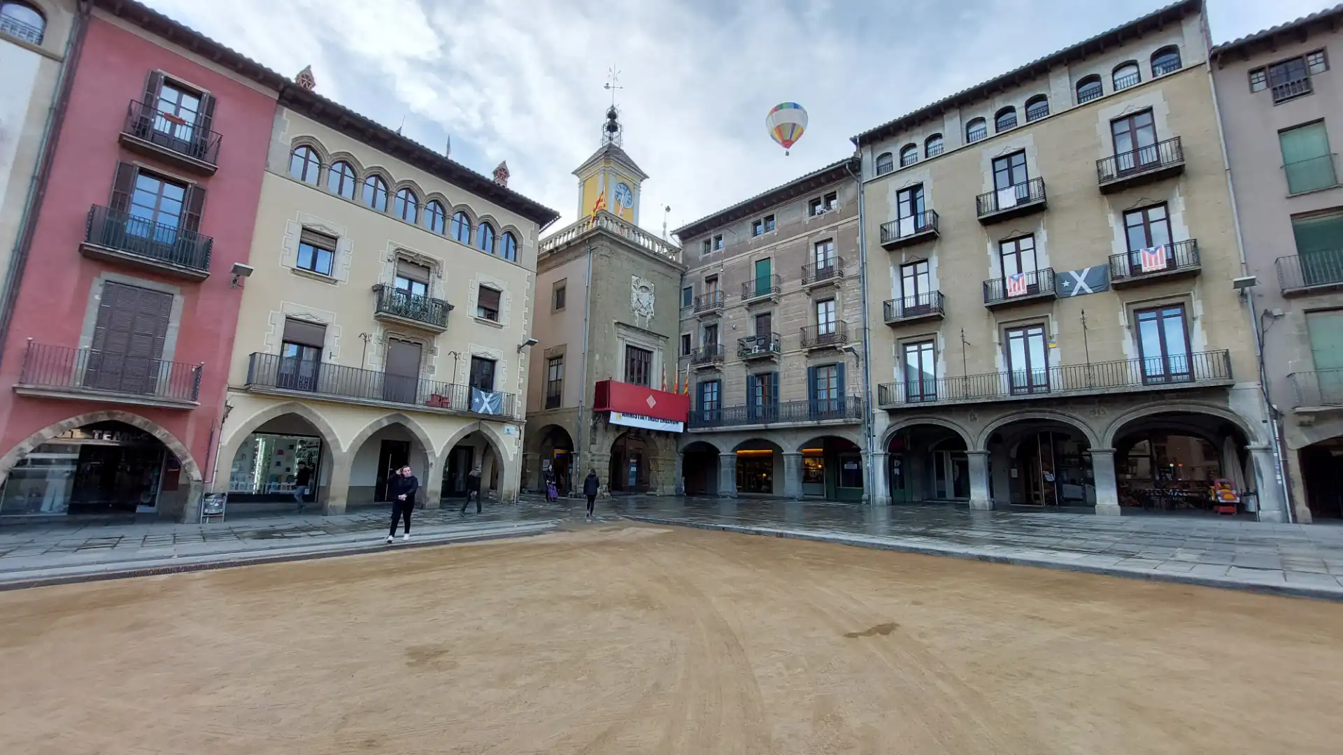 Vista exterior de Pis en venda en Vic amb Calefacció i Forn