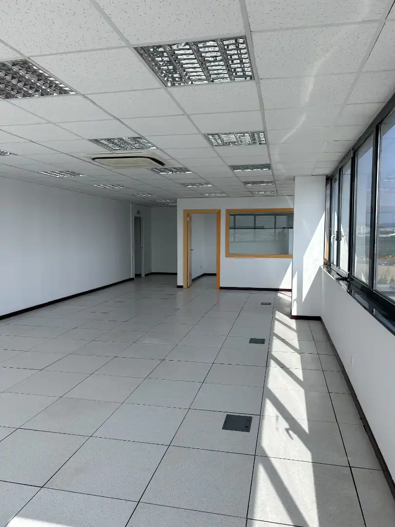 Office space with lift to rent in Polígono Parque Empresarial la Muga 6, imagen 16