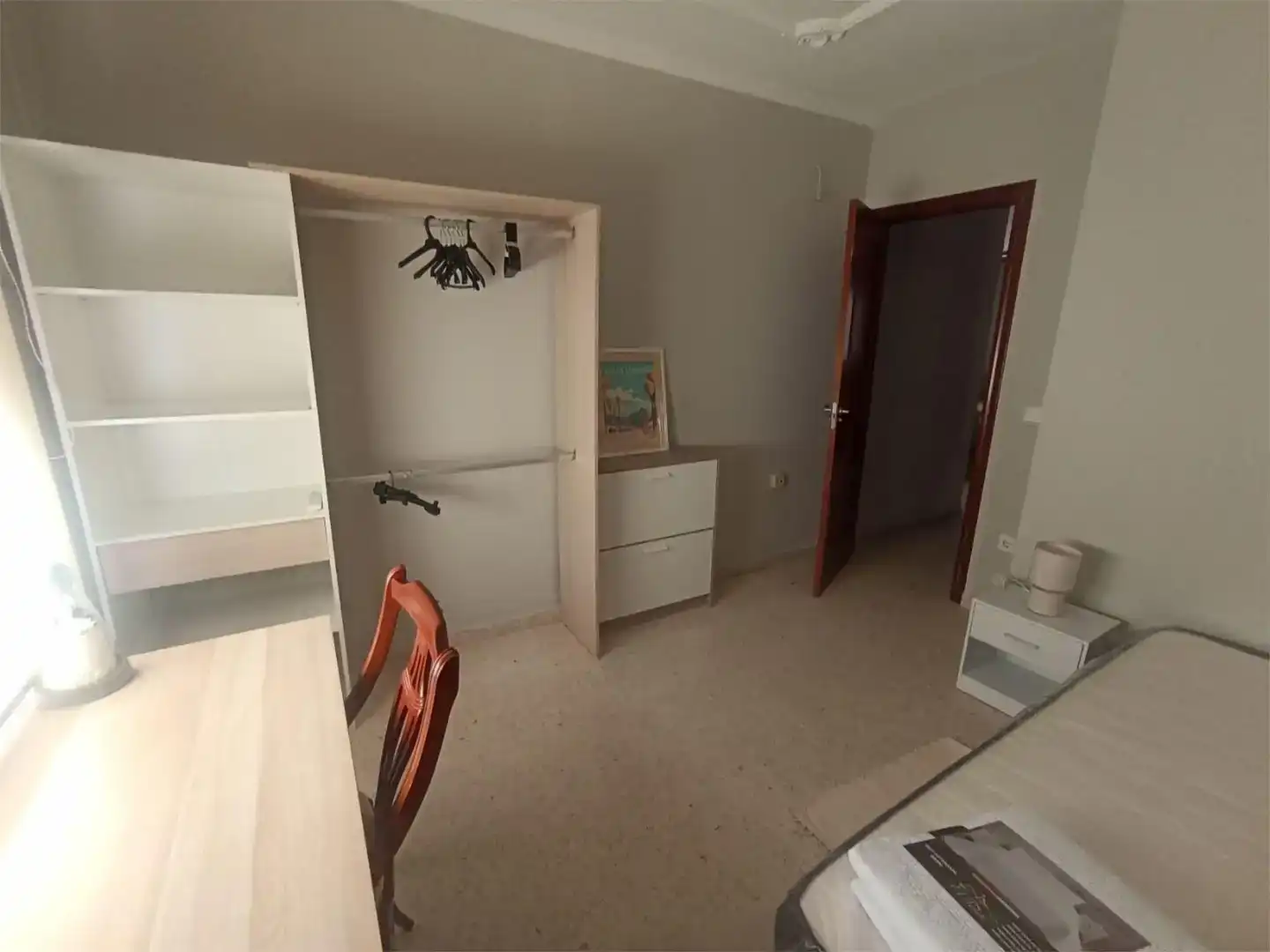 Schlafzimmer von Wohnung zur Miete in Cabra mit Klimaanlage und Balkon