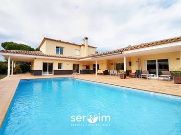 Villa con piscina in vendita a Calle Juli Cèsar