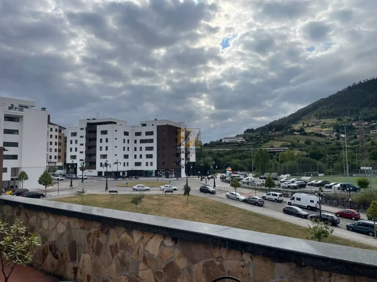 Vista exterior de Ático de alquiler en Oviedo  con Calefacción, Parquet y Terraza