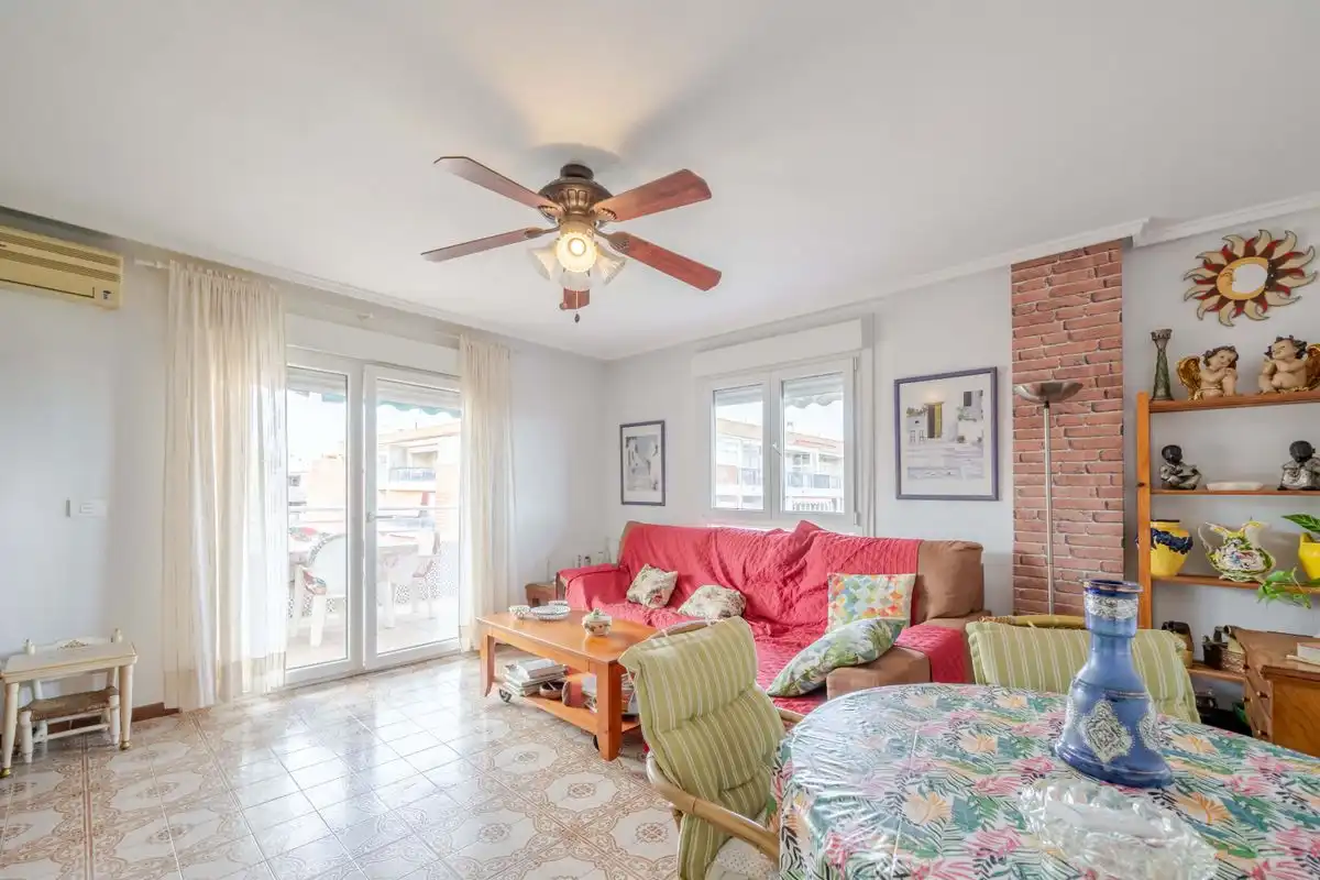 Piso con ascensor en venta en Calle San Miguel de Salinas