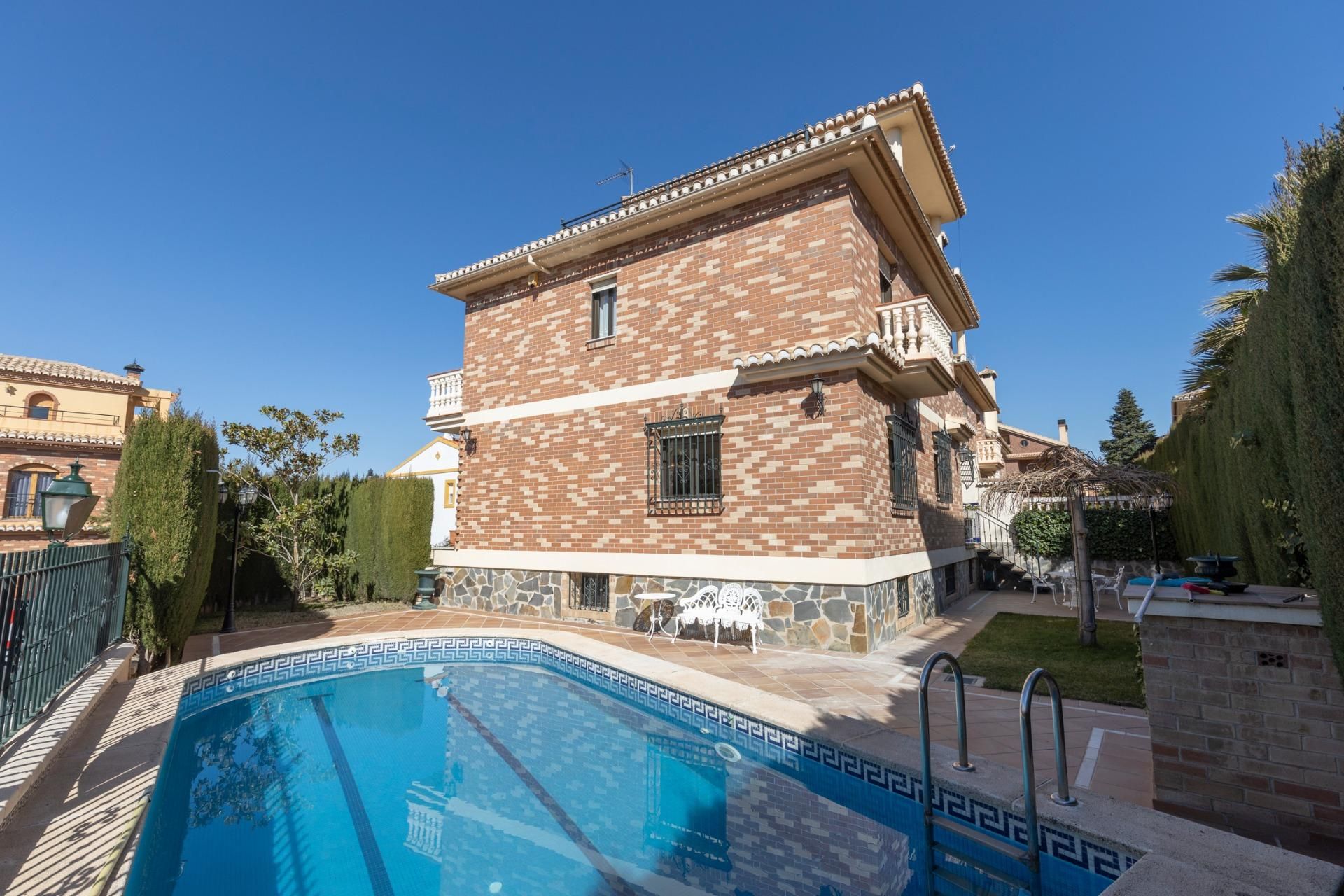 Exterior view of House or chalet for sale in Cájar  with Heating, Private garden and Terrace
